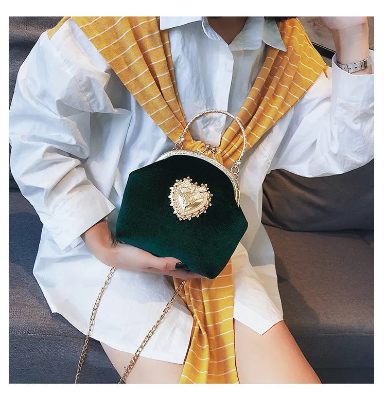 Female Velvet Pearl Handbag Vintage Velour Heart Design Evening Bag Wedding Party Bride Clutch Velour Bag Purse